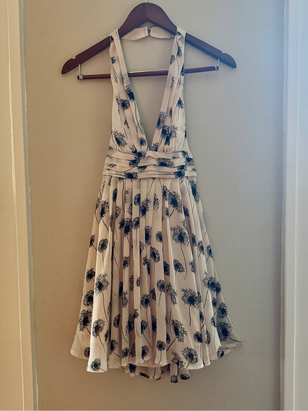 Kimchi Blue Chiffon Dandelion Halter Mini Dress - Size 2
